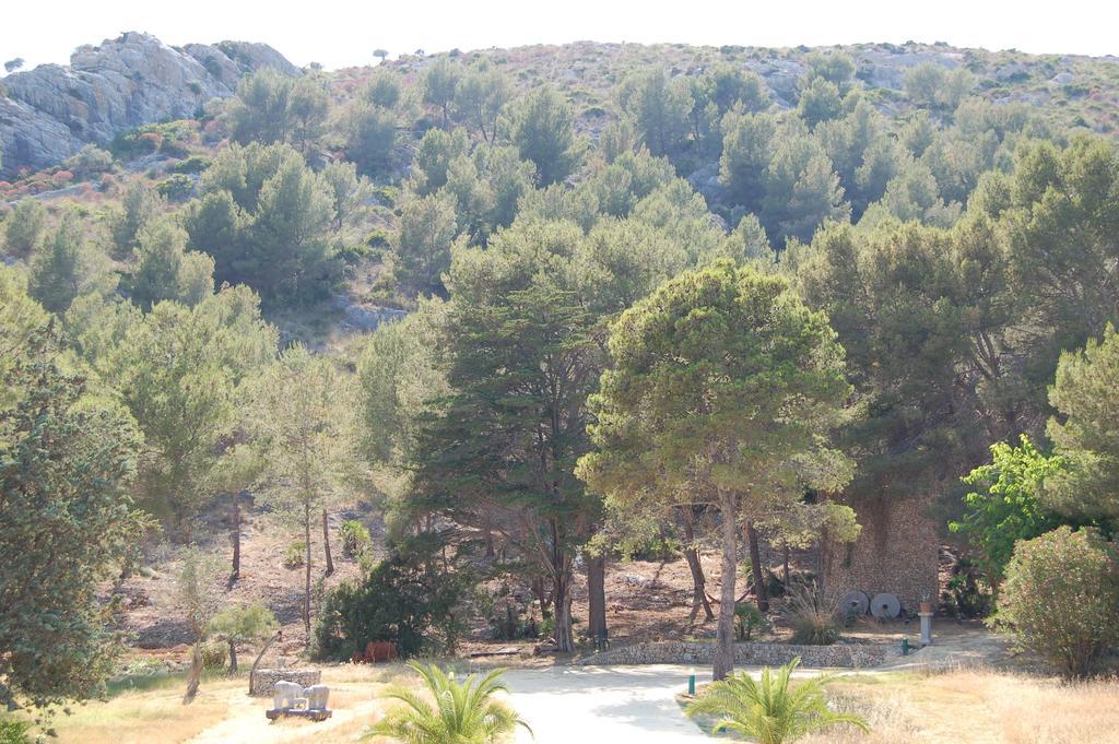 Private Villas Puerto Pollensa For Family Groups, Private Mountain Ideal For Runners, Trailers, Hikers, It Is Approximately 3 Minute Walk From The Beach חדר תמונה